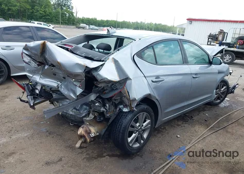 2017 Hyundai Elantra Value Edition z USA, uszkodzony, nr VIN 5NPD84LF4HH207202